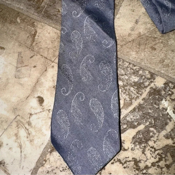 Men’s Calvin Klein Brand Grey Paisley Print Greyish Blue Colour Office Work Tie - Picture 3 of 12